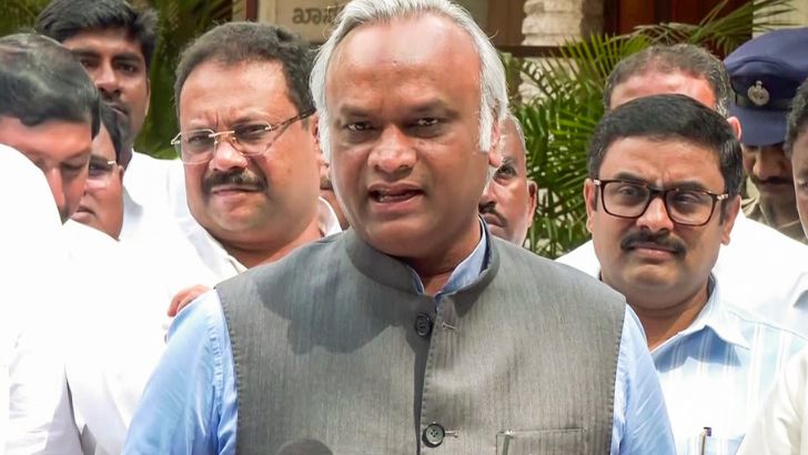 https://salarnews.in/public/uploads/images/newsimages/maannewsimage13072026_221841_Priyank Kharge.jpg